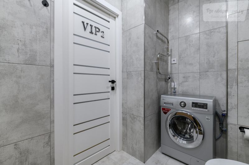 Среднерогатская улица, 13к1