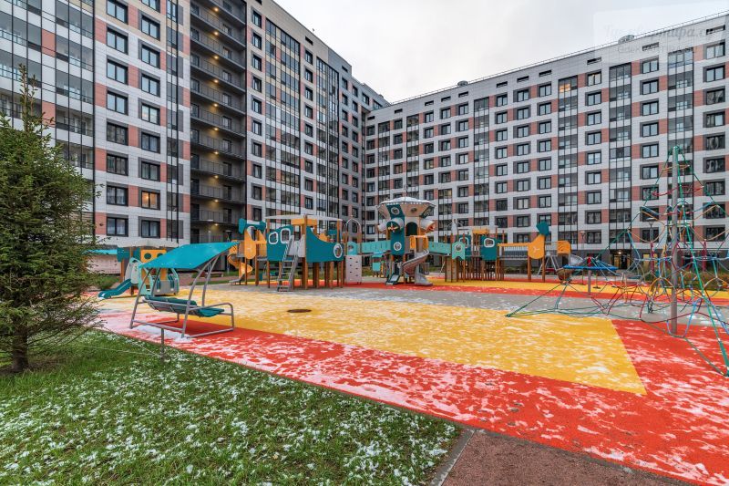 Среднерогатская улица, 13к1