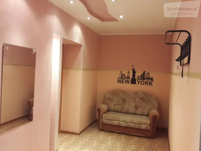 улица Иосифа Каролинского, 8